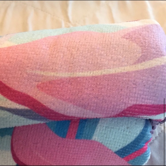 Colorful Palms Chevron Round Beach 🏖 Towel NWT - Picture 7 of 7